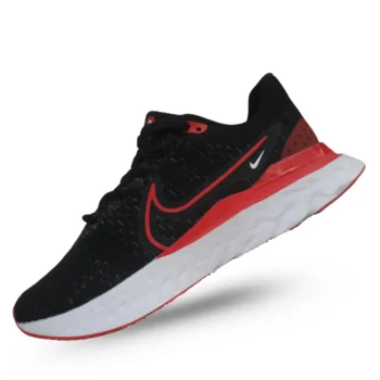 Tenis de running Nike negros con detalles rojos estilo Infinite.