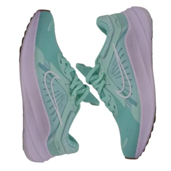 Calzado deportivo Guimos CR. Zapatillas verdes claras con suela blanca.