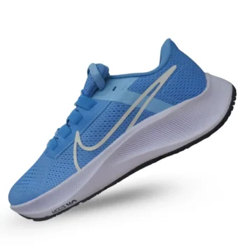 Tenis de running estilo Zoom azul celeste. Calzado ligero para corredores.