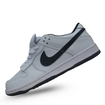 Nike Dunk Low Pro: blanco y negro. El tenis icónico que define tu estilo. ¡Encuéntralo en Guimos!