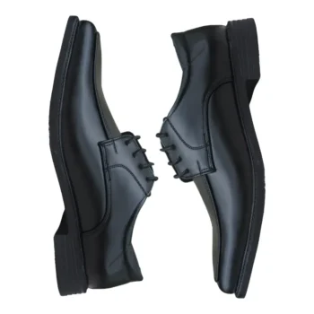 Estilo formal casual Nevado en Guimos.com. Cuero negro, calidad y distinción en cada paso.